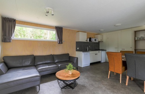 Vessem Ski Chalet | Chalet on park with many facilities and pool