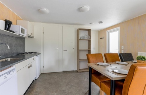 Vessem Ski Chalet | Chalet on park with many facilities and pool