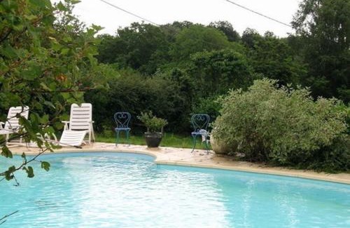 Echassieres House | Chalet rustique avec terrasse au cœur de la nature - FR-1-489-323