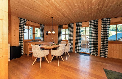 Altaussee Ski Chalet | Chalet Sarstein | Sauna | Kitchen | Parking