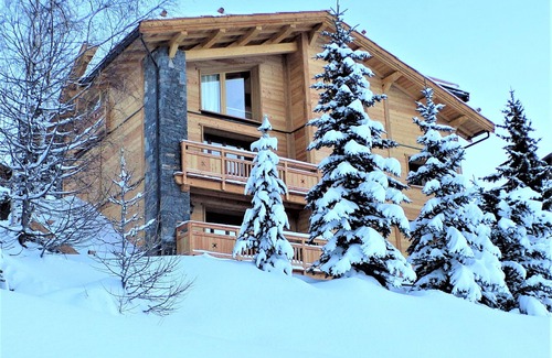 Montgenevre Ski Chalet | CHALET SLEEPS 18 POOL JACUZZI CINEMA ROOM SLOPE AND MOUNTAIN VIEWS