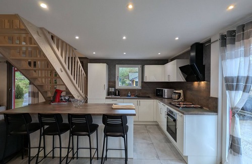 Fresse-sur-Moselle Cottage | Chalet spacieux dans les Hautes Vosges avec sauna, spa, terrain privé et accès facile aux commodités