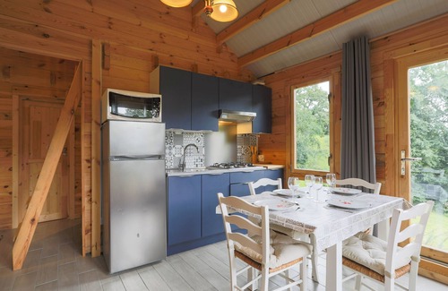 Plouegat-Moysan Ski Chalet | Chalet 'Ty Koad' with Shared Terrace and Shared Garden