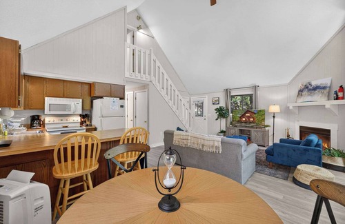 Basye Ski Chalet | Chalet w Huge Deck, Grill, WiFi, Mins to Bryce!