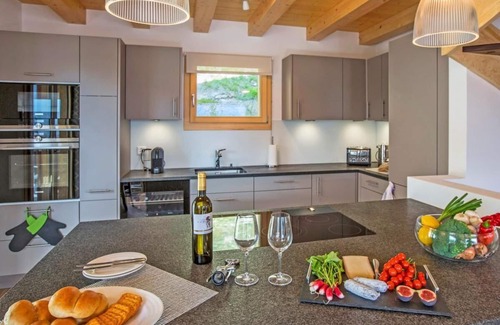 Heremence Ski Chalet | Chalet, wifi, terrace, balcony, fireplace or stove, parking, tv, ski locker, 220m², Thyon