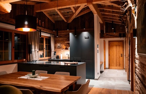 Ried im Zillertal Apartment | Chalet WildRuh - Hirschen Suite