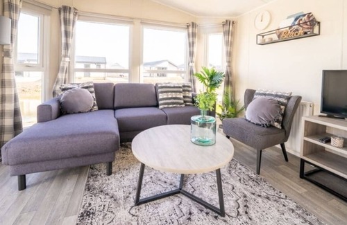 Kerkdriel Ski Chalet | Chalet with 2 bedrooms and a terrace