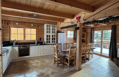 Le Devoluy Ski Chalet | Chalet with 4 bedrooms, sleeps 12 to 14, close to the snow front