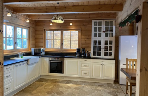 Le Devoluy Ski Chalet | Chalet with 4 bedrooms, sleeps 12 to 14, close to the snow front