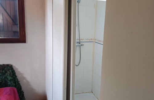 Pessac Bed & Breakfast | Chambre à Louer Dans Maison Assez Spacieuse Chambre Meublée