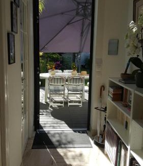 Velizy-Villacoublay Bed & Breakfast | Chambre 2 Vue sur le jardin
