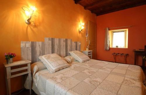 Choye Bed & Breakfast | Chambre cosy dans maison historique avec parc et accueil chevaux - FR-1-583-256