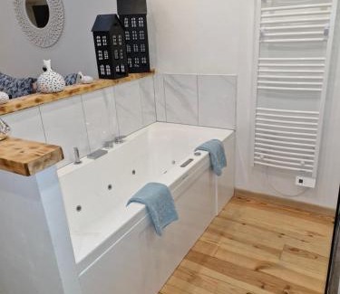 Neufmaisons House | Chambre d'Emma