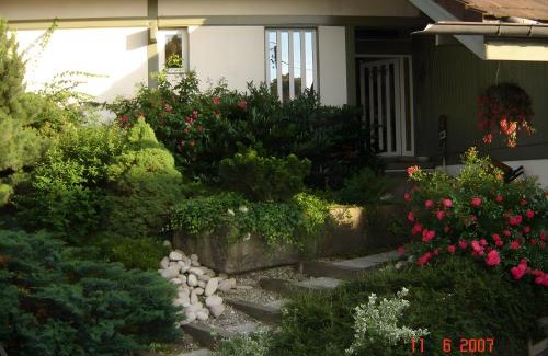 Charmes House | Chambre d'hôte - La Maison Verte