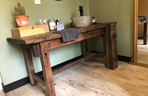 Sereilhac House | Chambre dans anciennes écuries