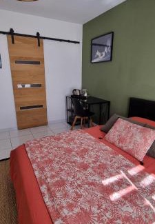 Cardet Bed & Breakfast | Chambre Gaëlle et Brian