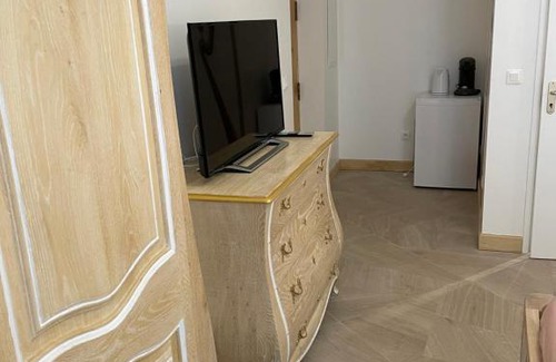 Centre Historique House | Chambre Lyre Maison de L'Église du Couvent