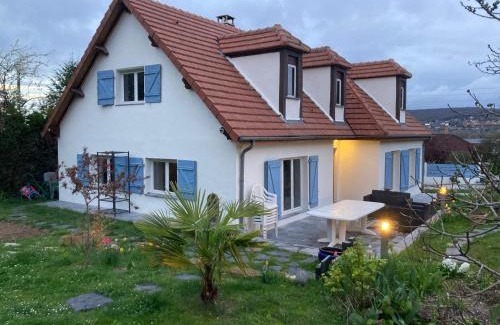 Vernouillet House | Chambre meublée dans une maison