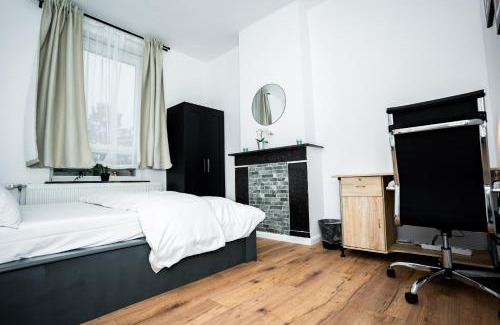 Liege House | Chambre R1 avec salle de bain partagée près de l'hôpital de la Citadelle à Liège