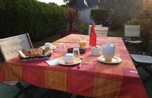 Kersaint-Plabennec Bed & Breakfast | chambres d'hôtes les mésanges avec salle d'eau privative pdj compris