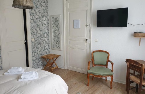 Tautavel Bed & Breakfast | Chambres d'Hôtes et Gîtes- L'Abri sous Roche