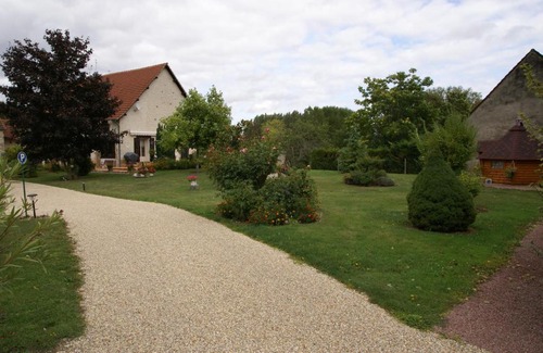 Farges-en-Septaine Bed & Breakfast | Chambres d'Hôtes Domaine d'Augy