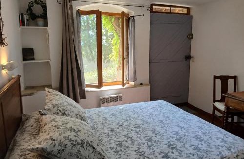Castellane House | Chambres d'Hotes - Queen bed, Gorges du Verdon