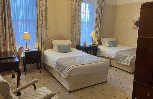 Atherstone Hotel | Chapel House Restaurant with Rooms