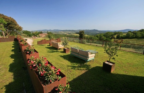 Montecatini Val di Cecina Villa | Charming villa w/private pool and vineyard views