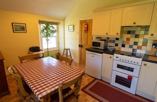 Gorran Haven Cottage | Character Coastal Cottage 5 minutes stroll to Beach/Amenities