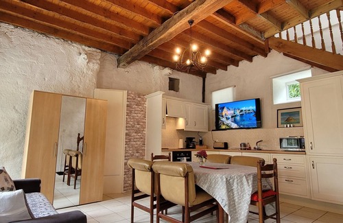 Baguer-Pican Cottage | Character property - L'évasion forestière