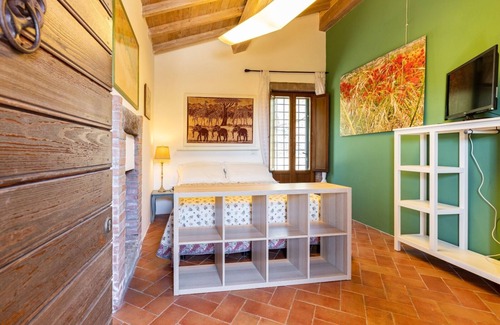 Soriano nel Cimino Bed & Breakfast | Characteristic Double Room "The Pomegranate"