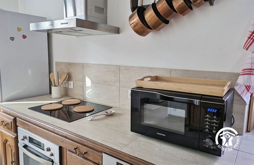 Chammes Cottage | Charming Village Gîte, 4 Bedrooms, Garden, Near Sainte-Suzanne, Fully Inclusive