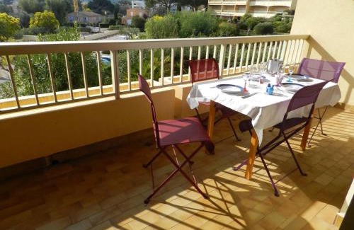 La Faviere Apartment | Charmant appart T2 avec terrasse, proche plage et commerces, garage privé, Bormes-les-Mimosas - FR-1-251-755