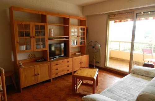 La Faviere Apartment | Charmant appart T2 avec terrasse, proche plage et commerces, garage privé, Bormes-les-Mimosas - FR-1-251-755