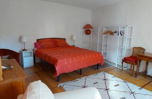 Bourdeilles Apartment | Charmant Appartement Bien Équipé, Jolie Vue, Commerces à Pied, Parc, Jardin