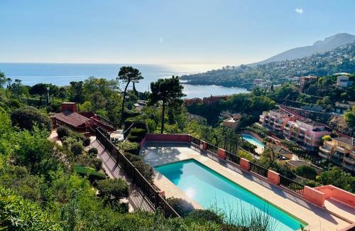 Espero-Pax Apartment | Charmant deux pièces avec une vue imprenable sur la crique Nôtre-Dame