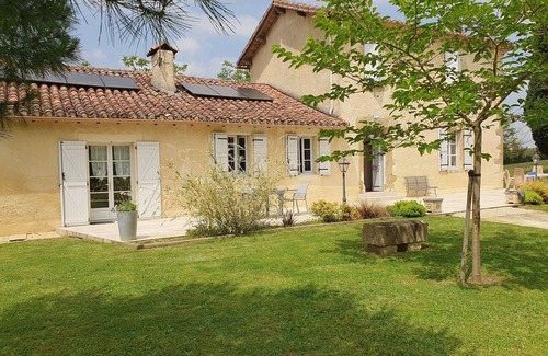 Montaut-les-Creneaux House | Charmant Gîte à la Campagne