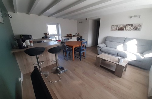 Ergue-Gaberic Apartment | Charmant Petit T2, à Proximité de Quimper
