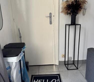 Mellet Apartment | Charmant studio à 5 min de la Gare du Midi, 1-2 pe