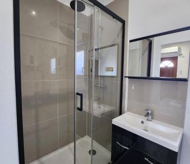 Elbeuf Apartment | Charmant studio équipé à Elbeuf