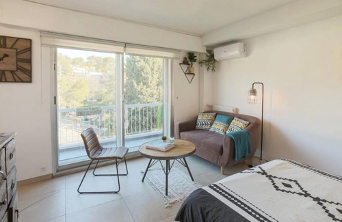 Le Cannet Apartment | Charmant Studio Le Solarias Lumineux rénové avec balcon/clim