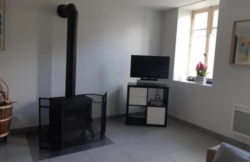 Lavoine House | Charmante Fermette en Montagne Bourbonnaise - Animaux Bienvenus - FR-1-489-136