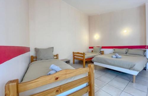 Autignac House | Charmante Maison de Village - Plages 30'