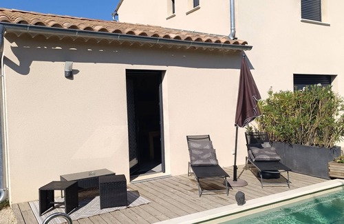 Taillades Condo | Charmante Maisonnette en Provence Avec Piscine