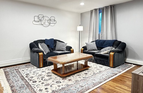 Russian Jack Park Apartment | Charming 1 bed 1 bath apartment 5 mins from downtown Anchorage