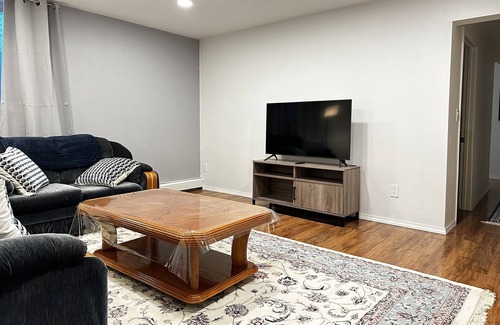 Russian Jack Park Apartment | Charming 1 bed 1 bath apartment 5 mins from downtown Anchorage