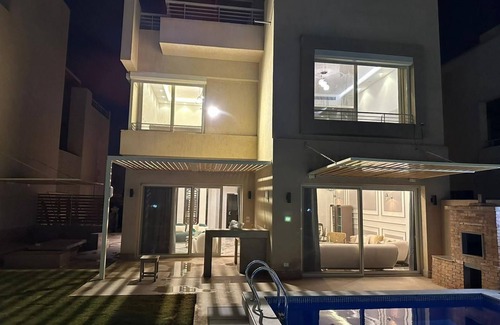 Sheikh Zayed City Villa | Charming 1-bedroom villa in fabulous Giza Governorate with AC, WiFi