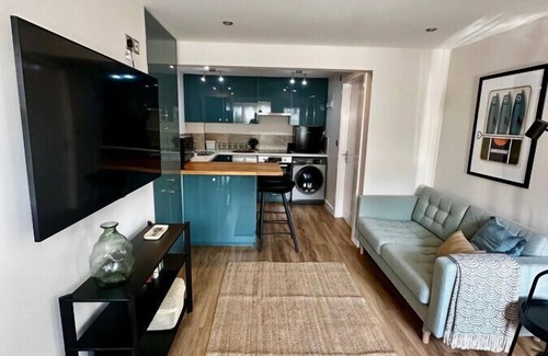 High Wycombe Apartment | Charming 1 bed - near Marlow