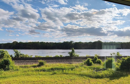 Fountain City Apartment | Charming 1-bedroom condo with Mississippi River views in wonderful Fountain City